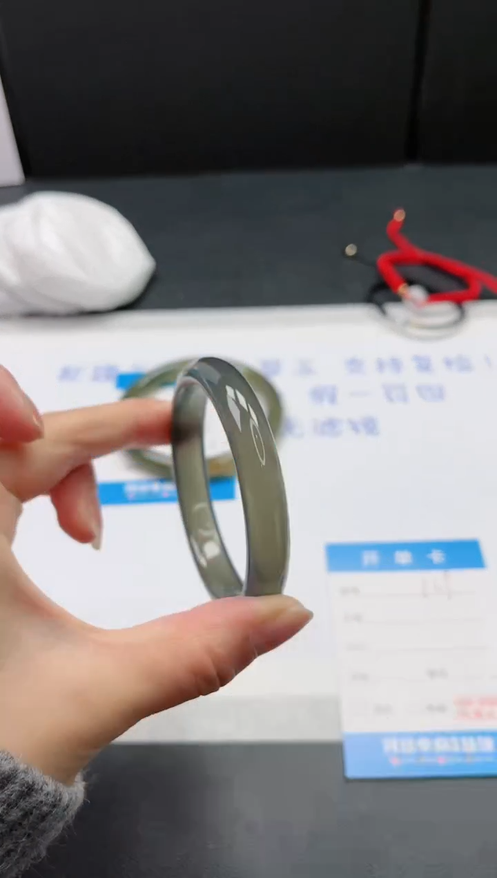 【闪购商品】石英质玉手镯未镶嵌169-54