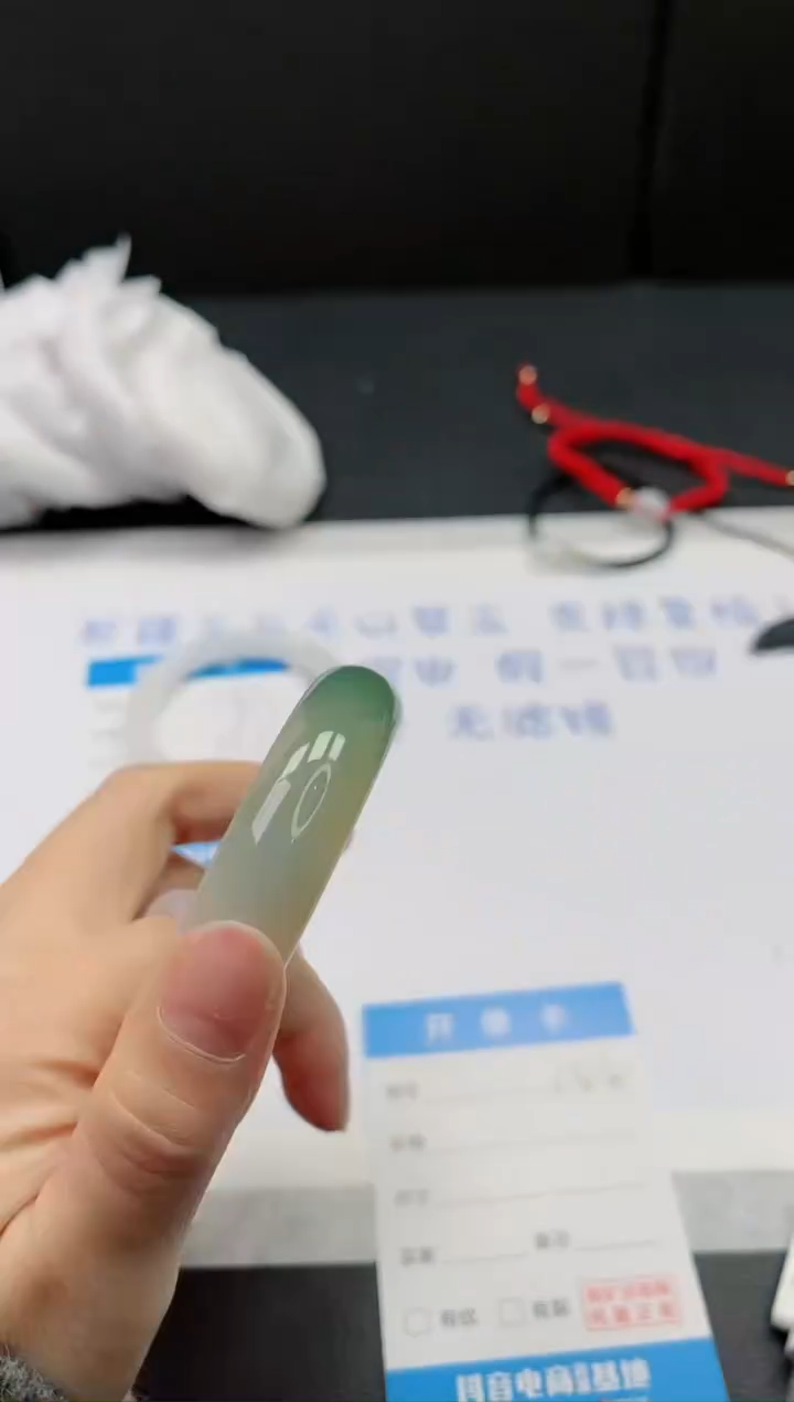 【闪购商品】石英质玉手镯未镶嵌144-57