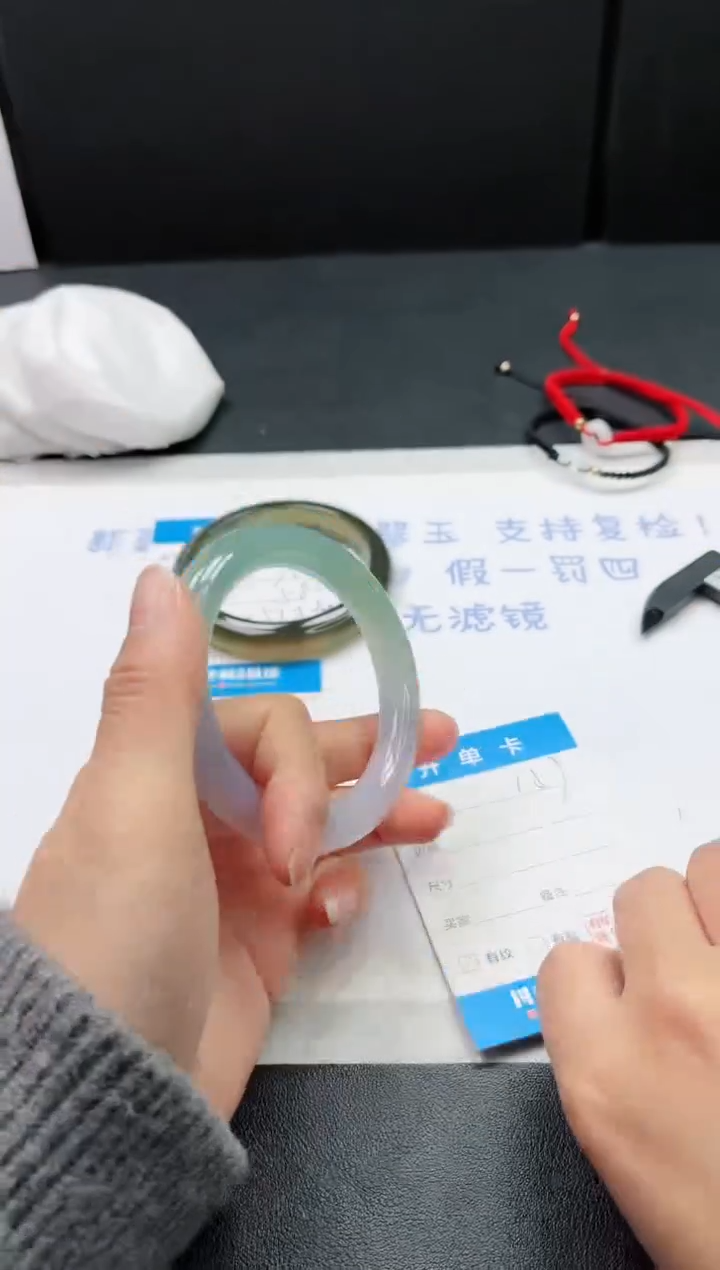 【闪购商品】石英质玉手镯未镶嵌157-24