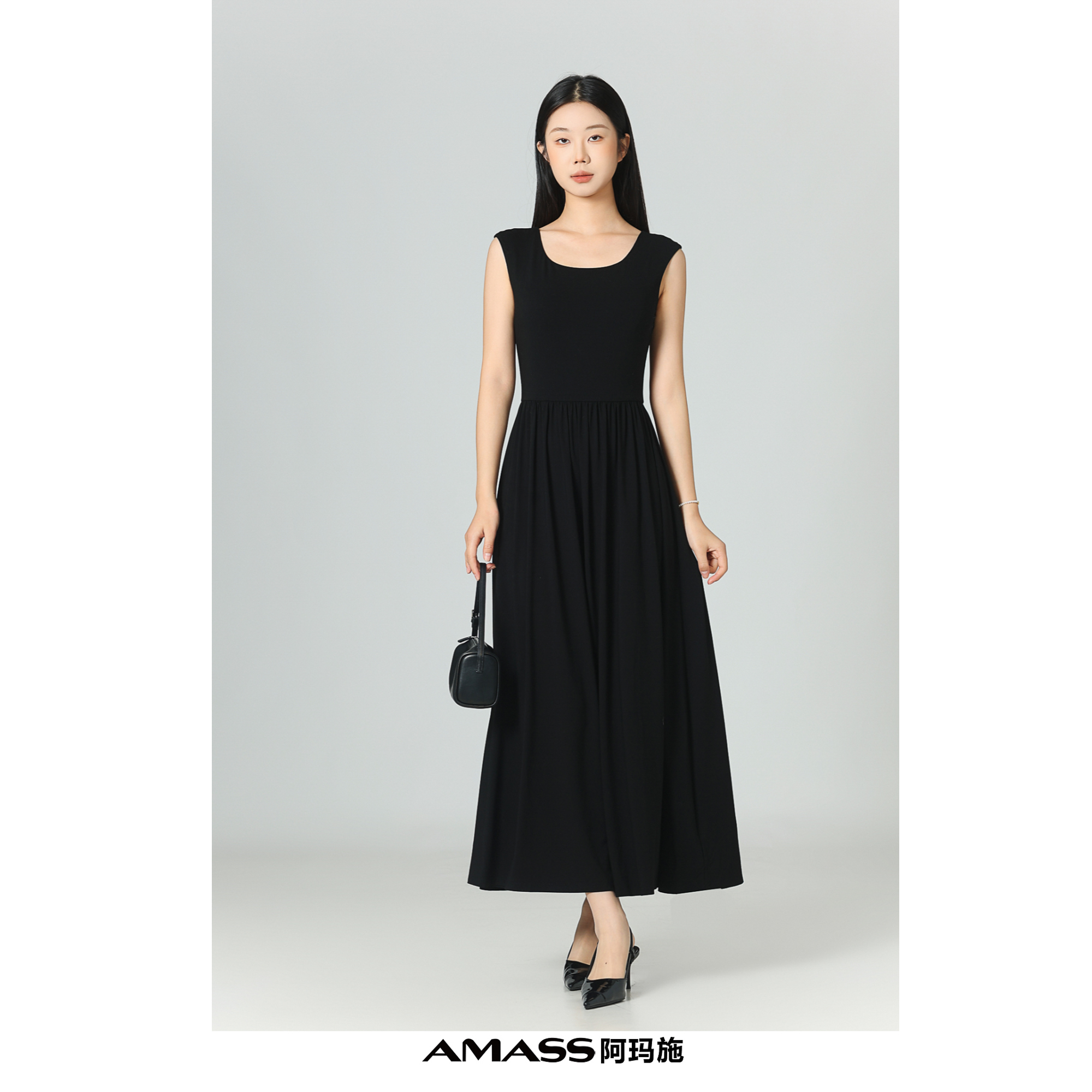 AMASS/阿玛施夏日新款极简风无袖显瘦气质连衣裙气质百搭550031