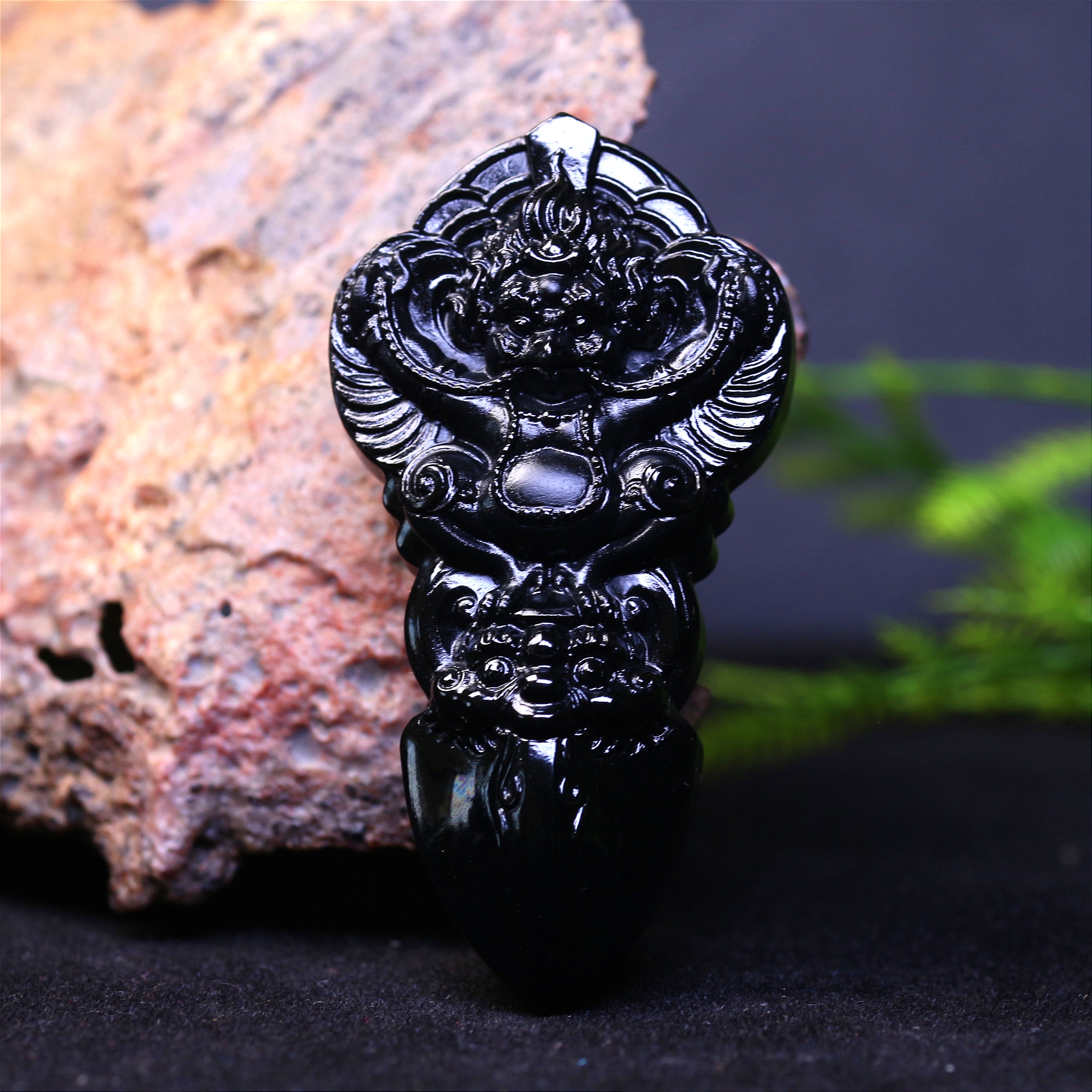 【左遇】和田玉黑青大鹏鸟杵吊坠藏式守护牌挂饰信仰金翅藏传挂牌