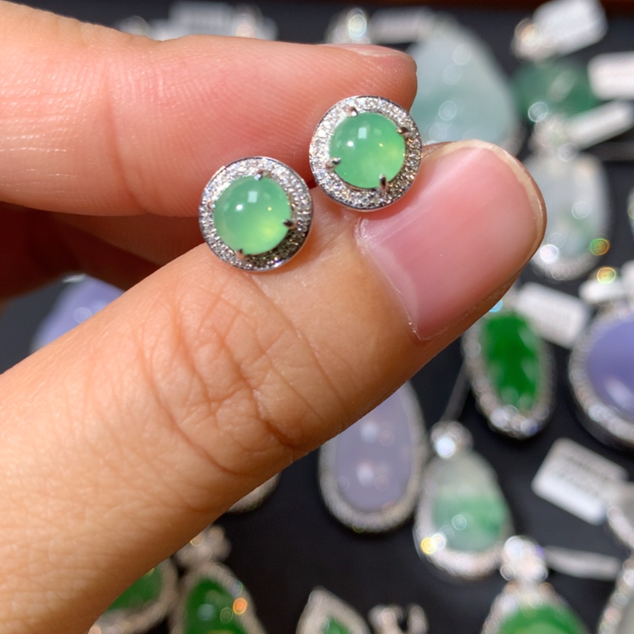 【闪购商品】翡翠吊坠(不含链)18K金镶嵌
