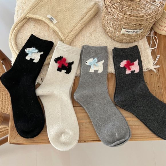 秋冬新品植绒小狗袜可爱蝴蝶结奶呼呼纯色袜女中筒堆堆袜少女卡