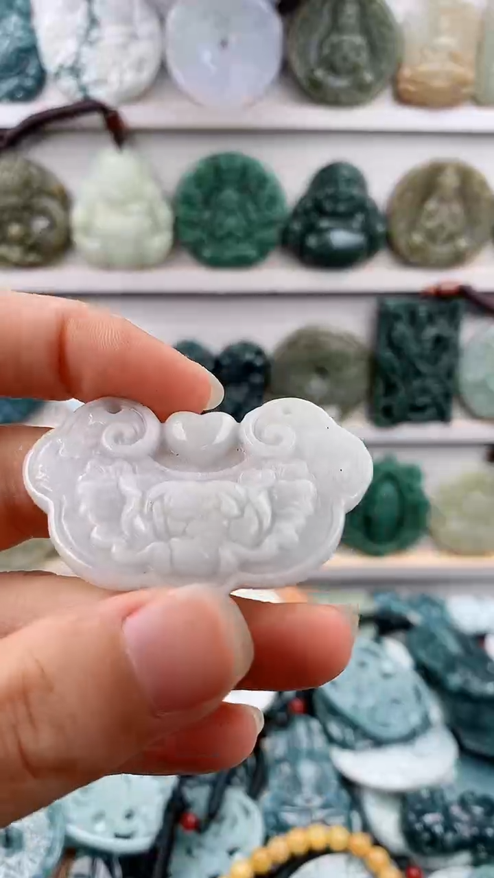 【闪购商品】翡翠颈饰未镶嵌天然翡翠A货
