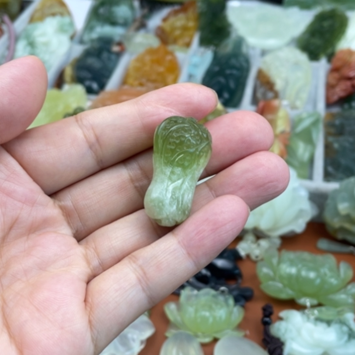 【闪购商品】蛇纹石玉颈饰未镶嵌