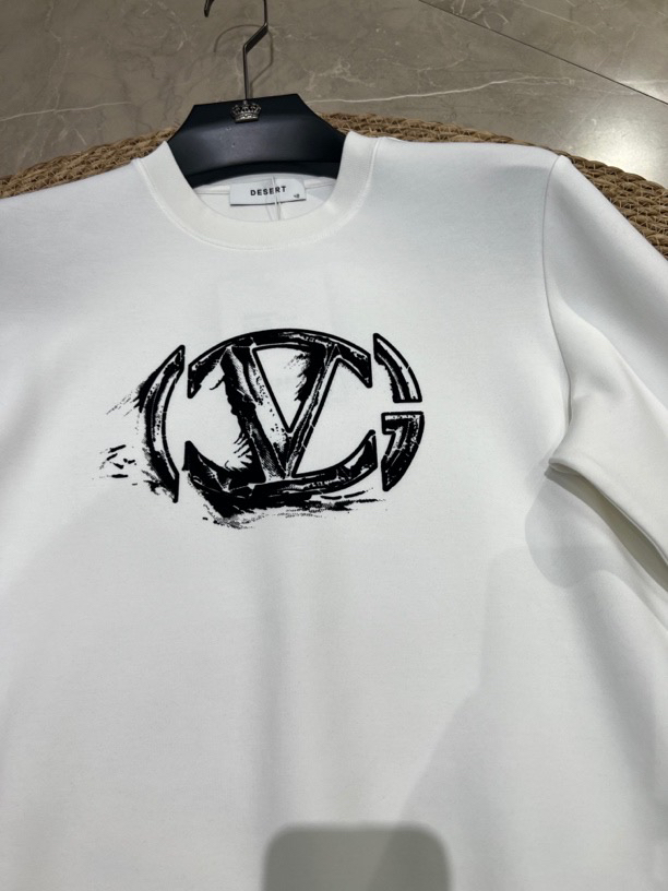 御锦阁2025[迪赛普兰]秋冬新款轻奢圆领百搭时尚长袖卫衣户外休闲