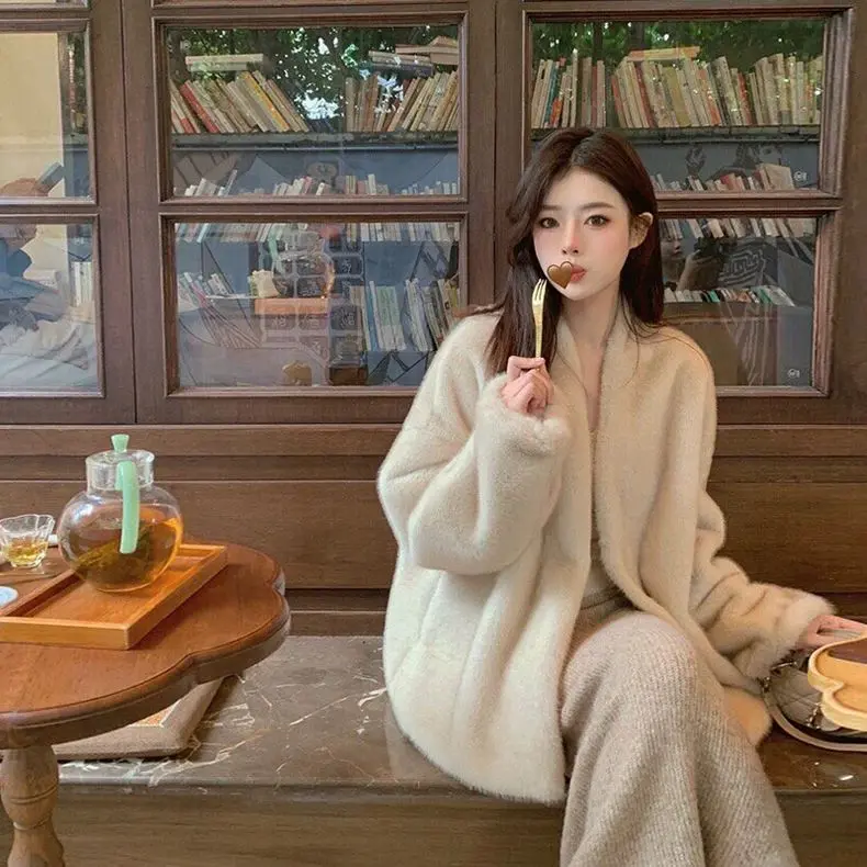 2025秋冬气质毛毛外套韩版时尚慵懒风中长款V领通勤百搭外套女