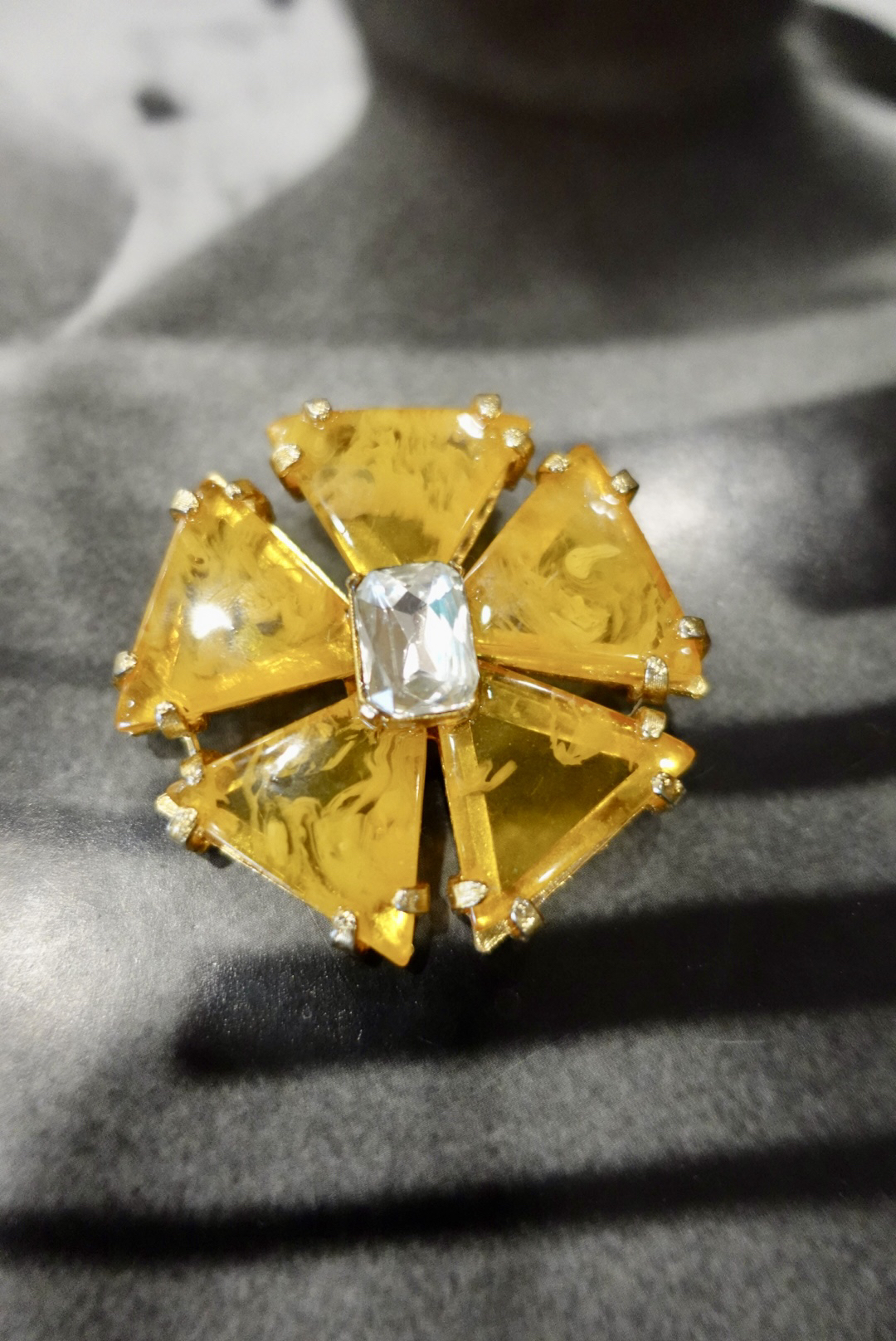 铜合金仿水晶胸针 Vintage冰糖水晶花形胸针