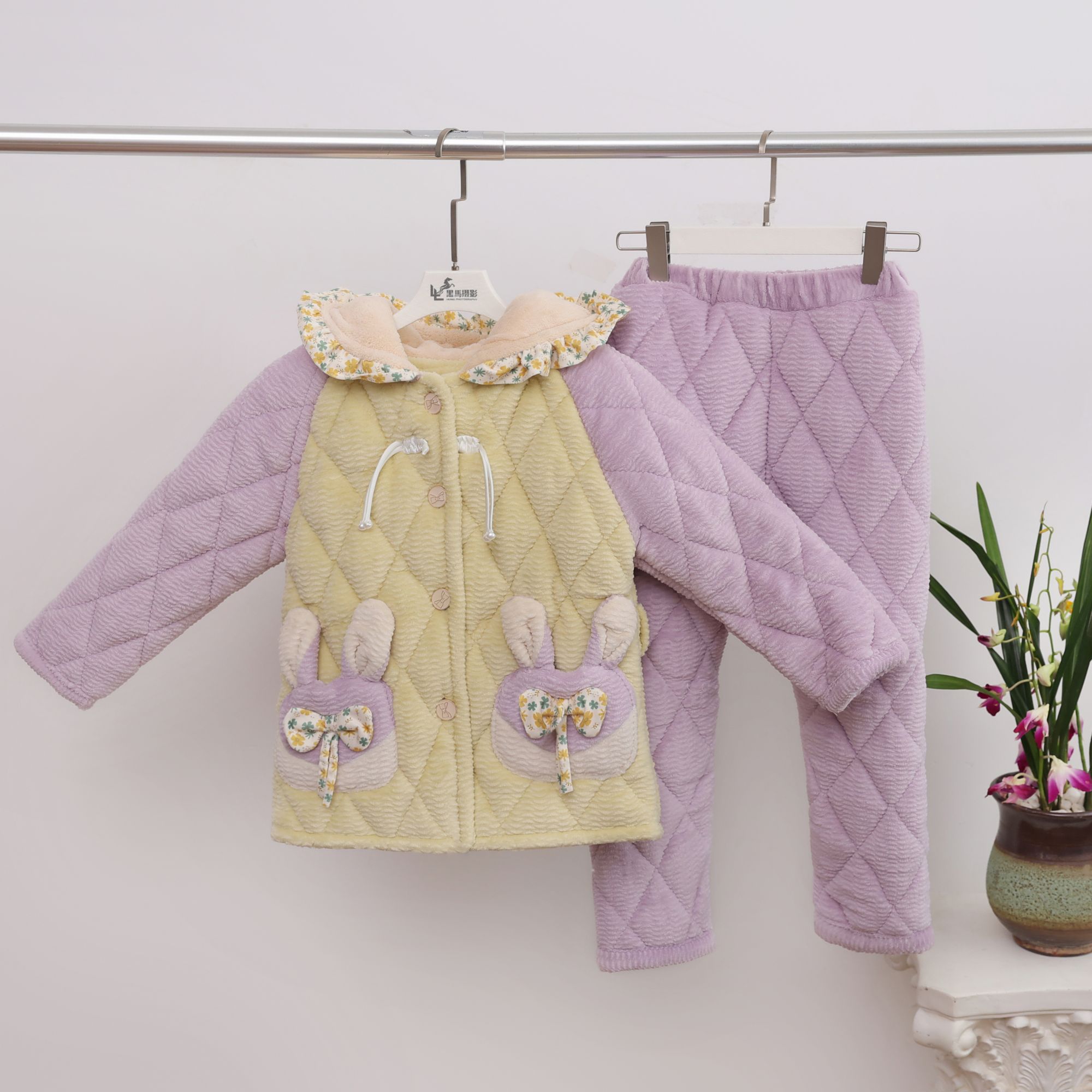 2024新款女童睡衣冬季小孩三层夹棉加厚带帽法兰绒儿童家居服套装