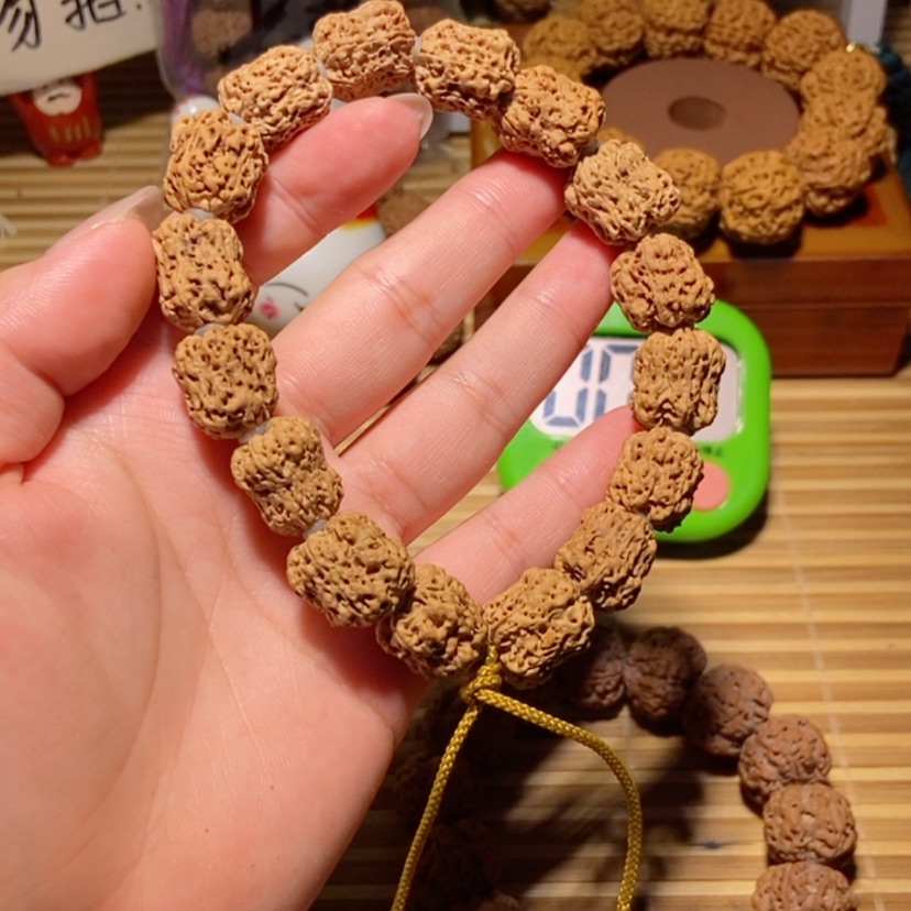 【闪购商品】金刚菩提手串小***虎