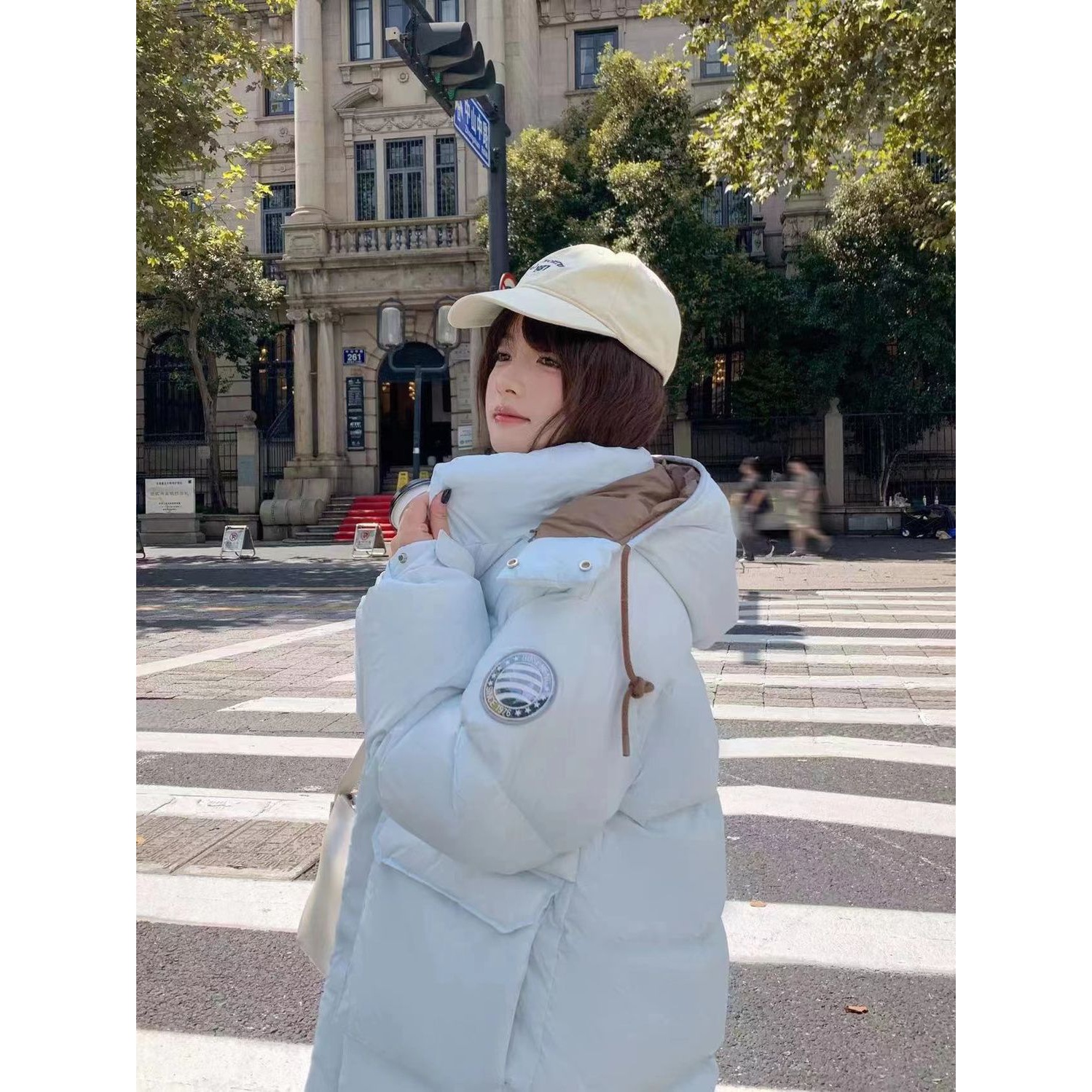 波司澄白鸭绒羽绒服女短款年冬季小个子加厚保暖面包服休闲外套爆