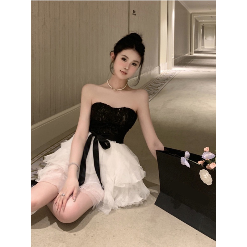 一字肩抹胸连衣裙女秋季设计感气质礼服短裙子无袖拼接网纱公主裙