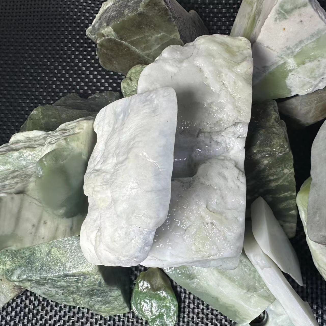1号专拍链接  和田玉边角料练手料多样性随机发货手工雕刻