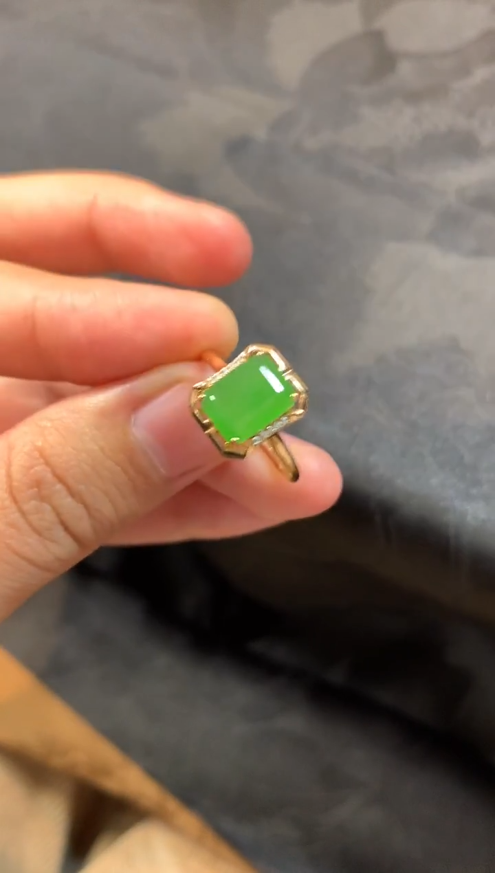 【闪购商品】和田玉戒指18K金镶嵌1