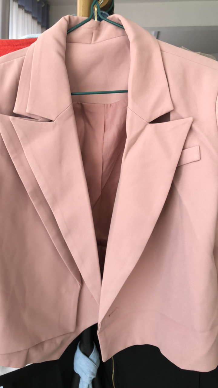 春秋款时尚短款西装