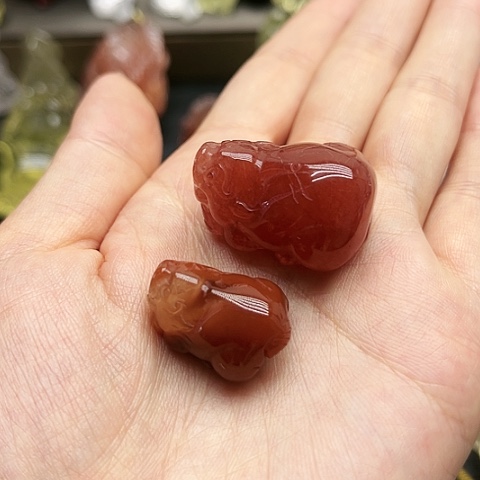 水晶吊坠(不含链)未镶嵌小**?