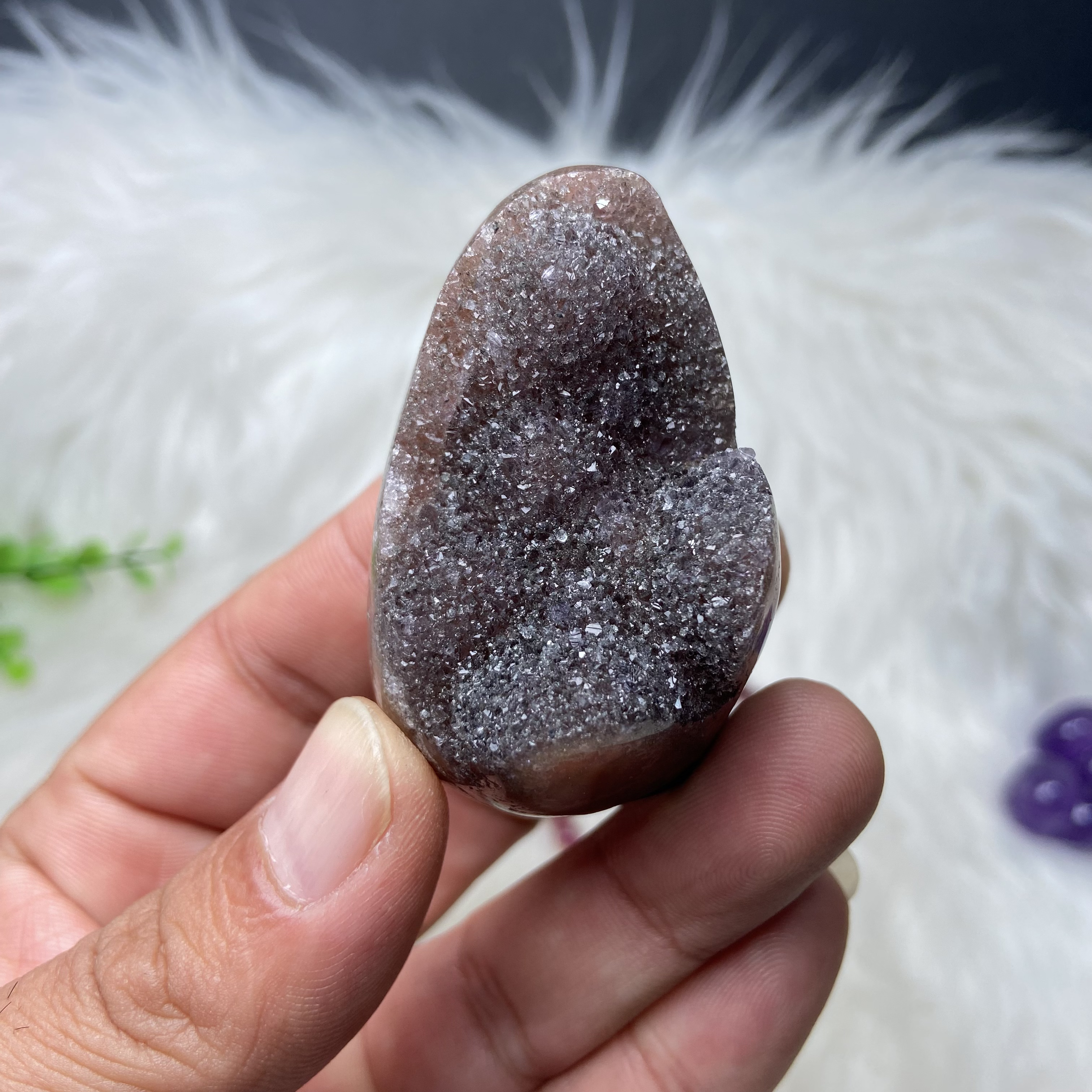 紫晶洞迷你彩色紫晶镇天然紫水晶居家办公摆件高58mm重84克