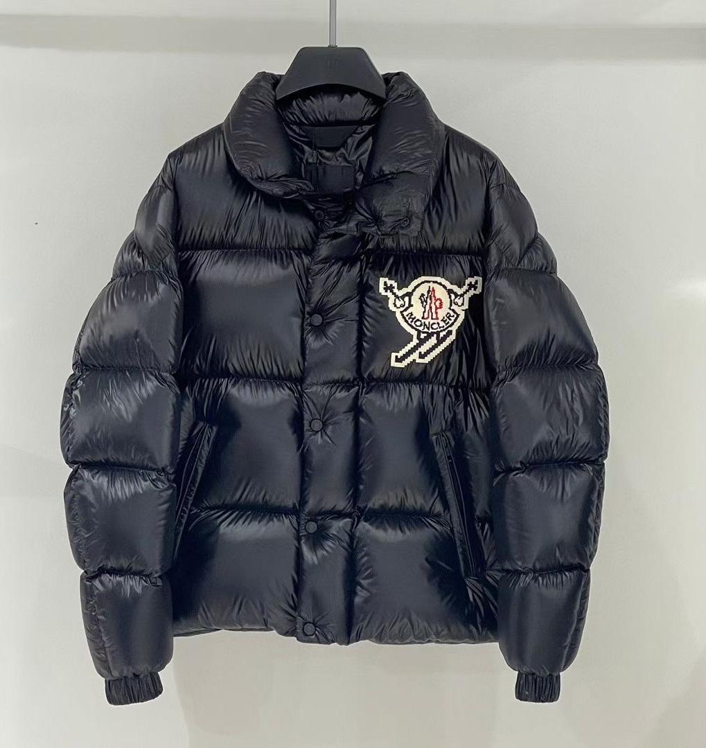 全新未使用 MONCLER 蒙口新款leste 字母logo滑雪标志亮面羽绒服