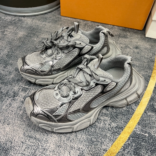 Balenciaga巴黎世家3xl做旧银灰老爹鞋 41码 成色99新