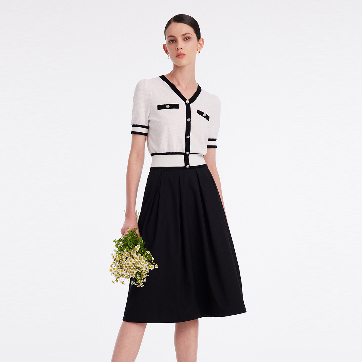 歌莉娅小香风肌理提花针织衫+半裙1B2CAA30A