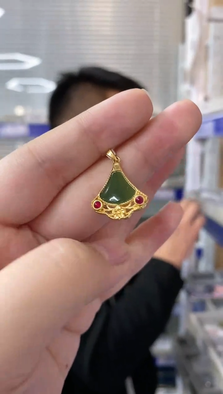 【闪购商品】和田玉颈饰18K金镶嵌yp