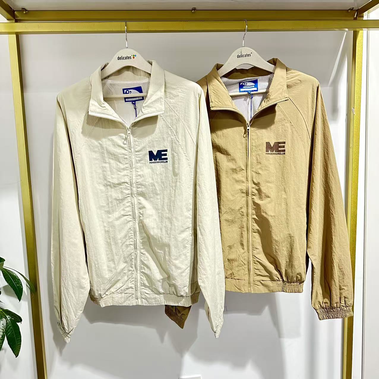 V-11  24新款秋冬季男士字母印花翻领外套 K3213