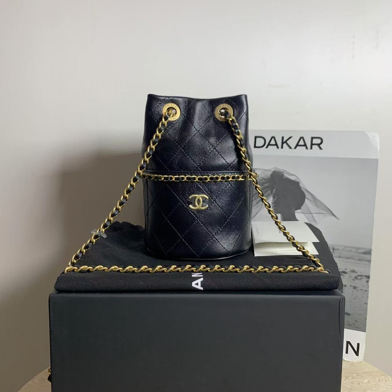 全新未使用 Chanel/香奈儿 壹臻/25C 黑金水桶包/22719329