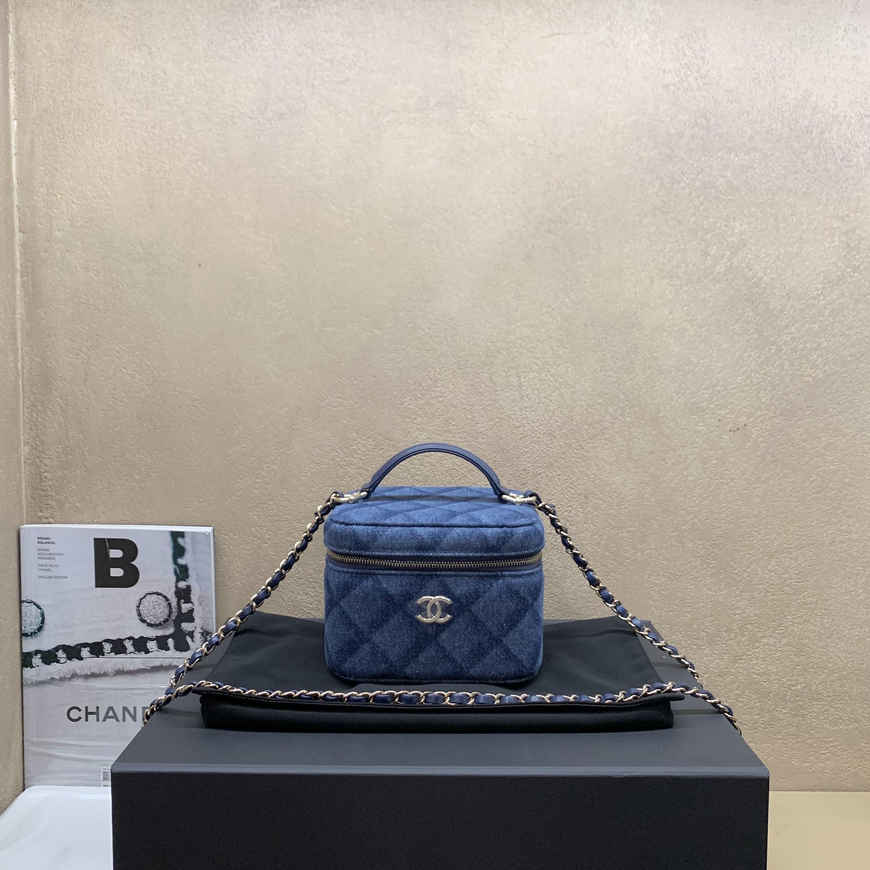 99新 Chanel/香奈儿 壹臻中古/深蓝色牛仔手柄化妆包 /24752837