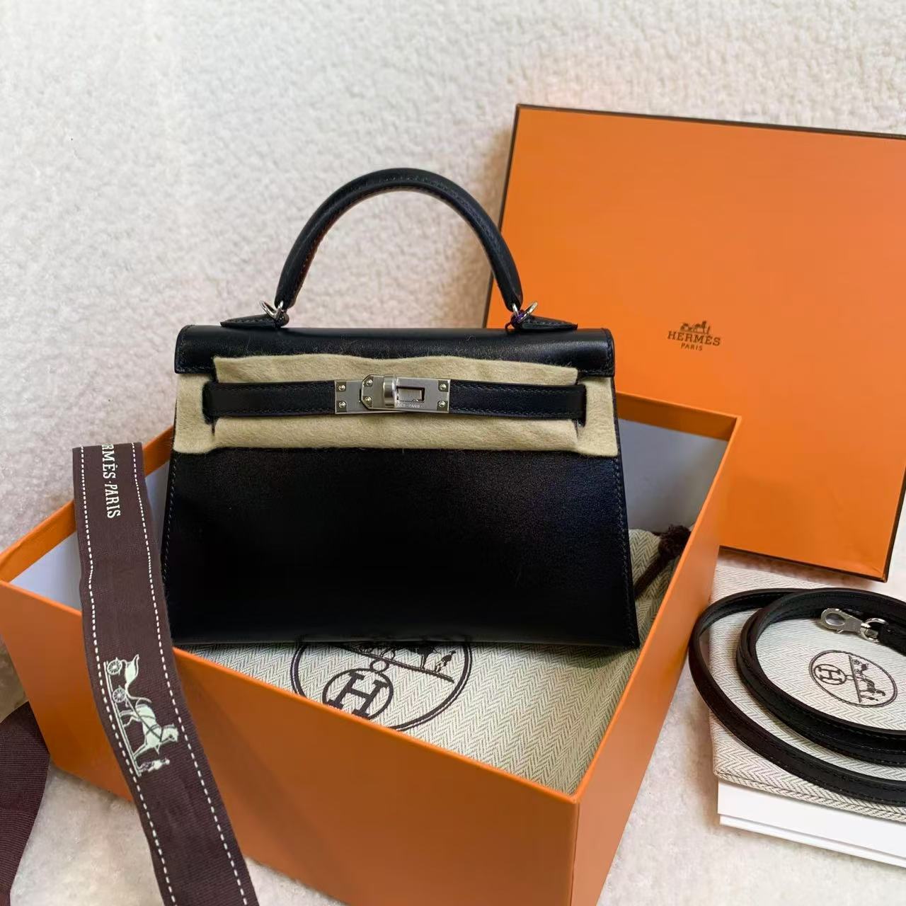 99新 Hermes/爱马仕  壹臻/黑银mini Kelly二代手提包/43174933