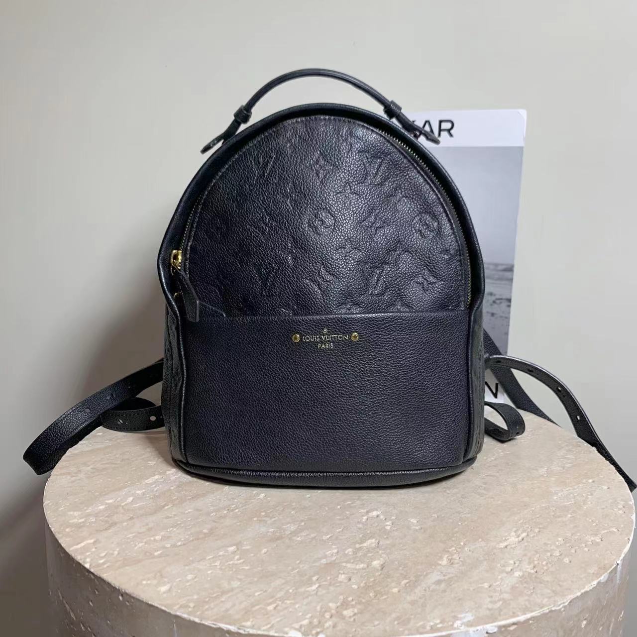 95新 LouisVuitton/路易威登 壹臻/黑色全皮压纹双肩包 31549636
