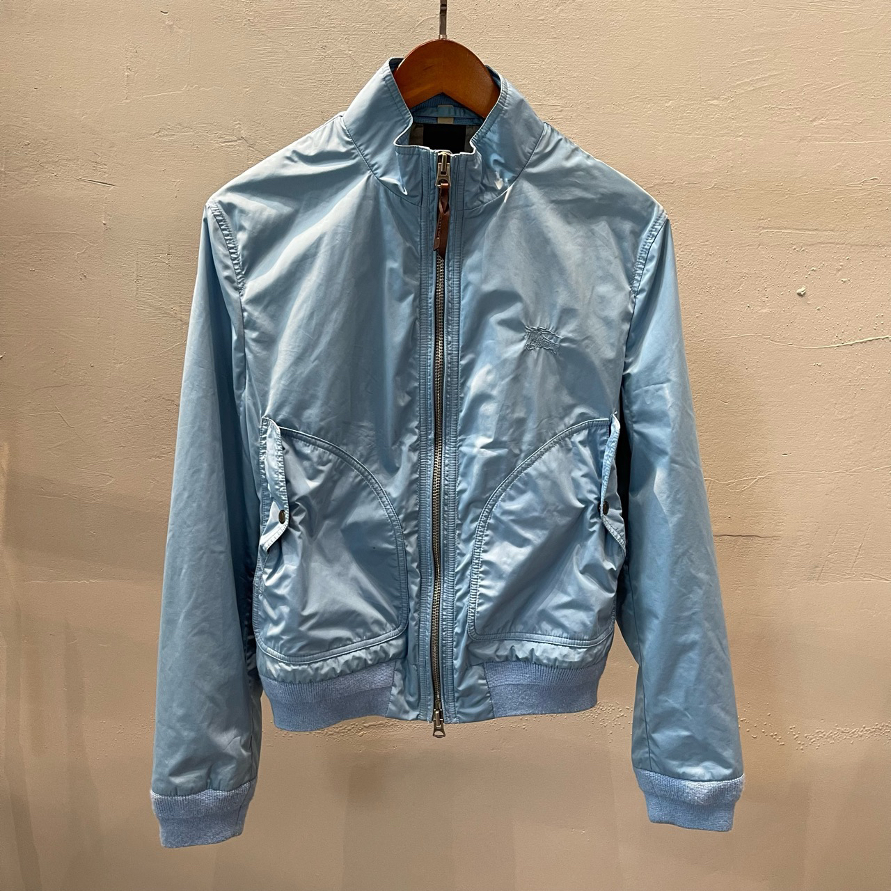 99新 BURBERRY/博柏利 蓝色战马刺绣夹克外套/M码/Sw24211