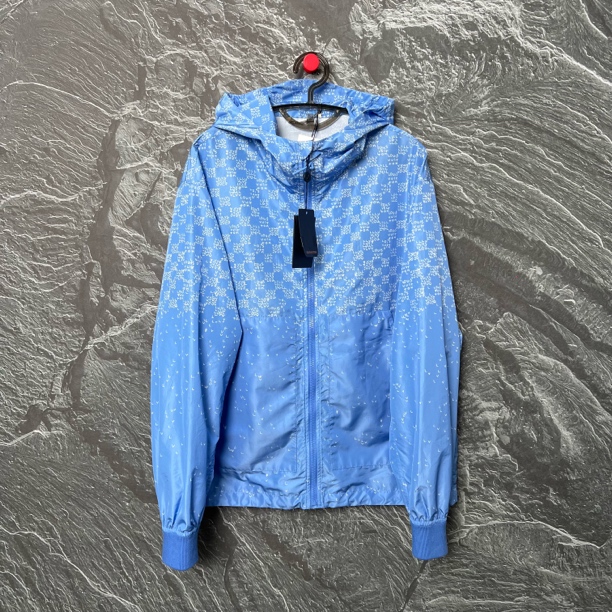 路易威登LV天空蓝飞机满印外套/50码/全新带吊/10117