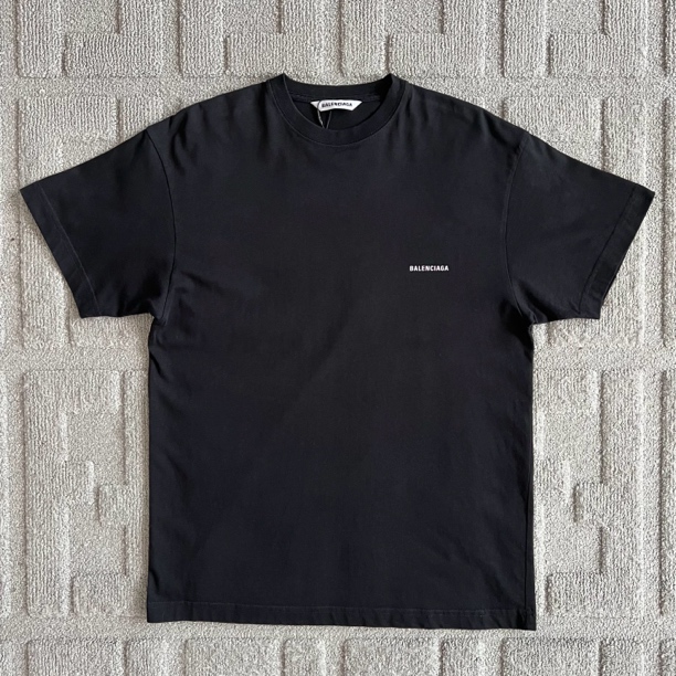 Balenciaga巴黎世家/胸前小字母黑色短袖/M码/95新/30009