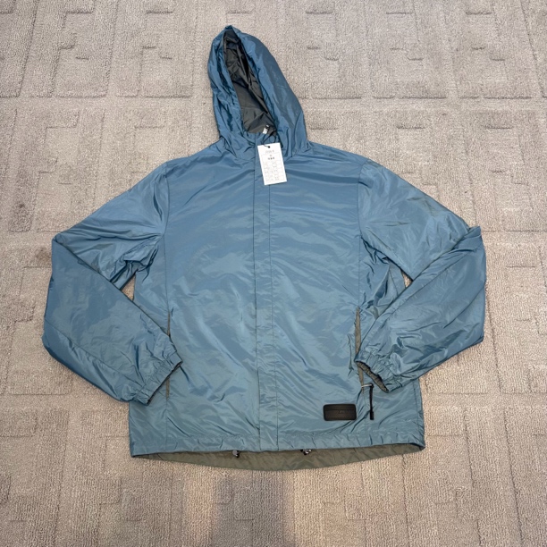 Prada普拉达新款尼龙材质双面穿连帽外套/50码/99新/0425