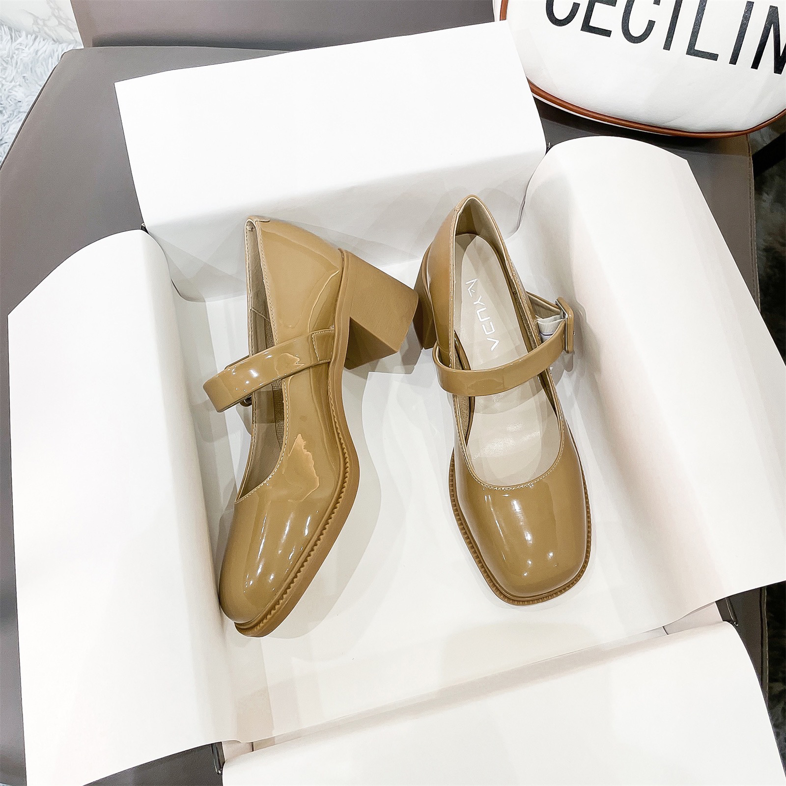 22115春夏新款法式漆皮软皮舒适百搭方头玛丽珍粗跟高跟鞋A11