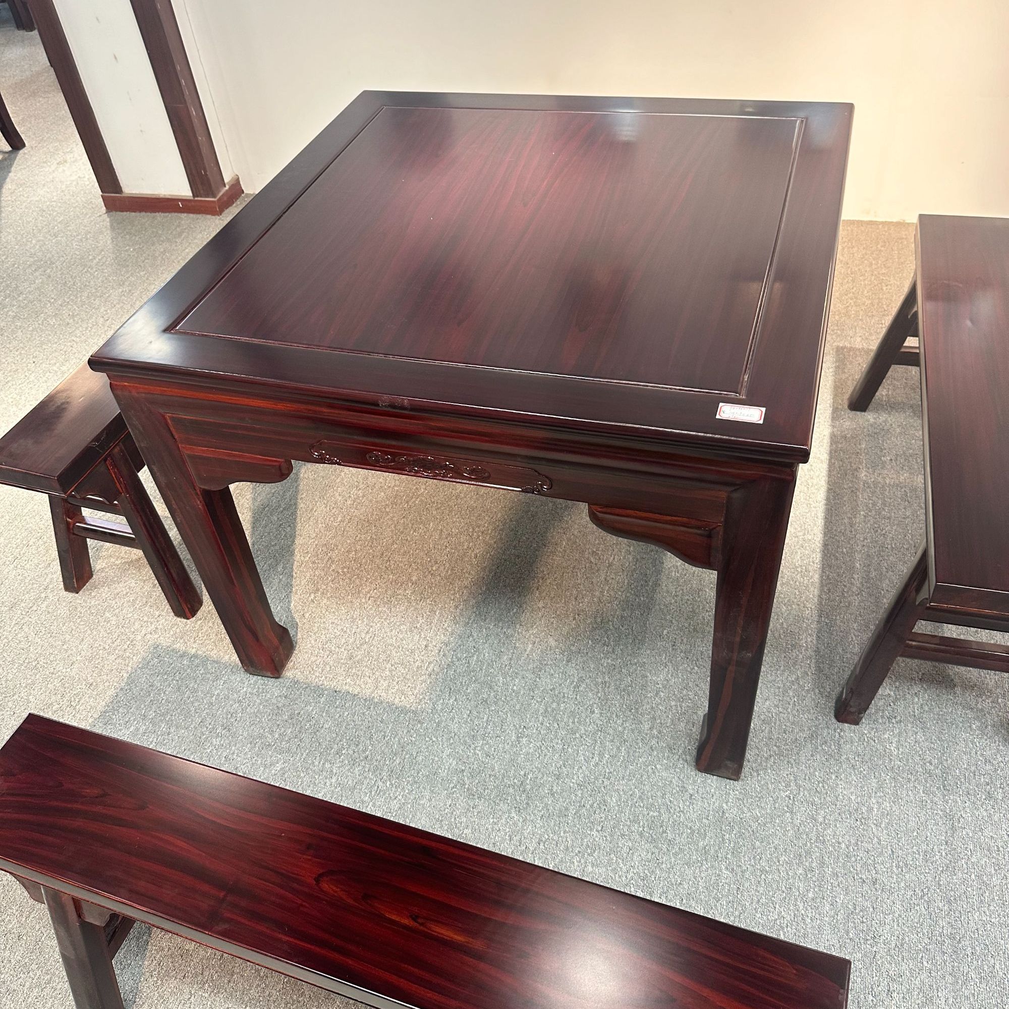 南美酸枝木八仙桌雕花方长98宽98高77百搭实用吃饭桌配长凳配餐椅