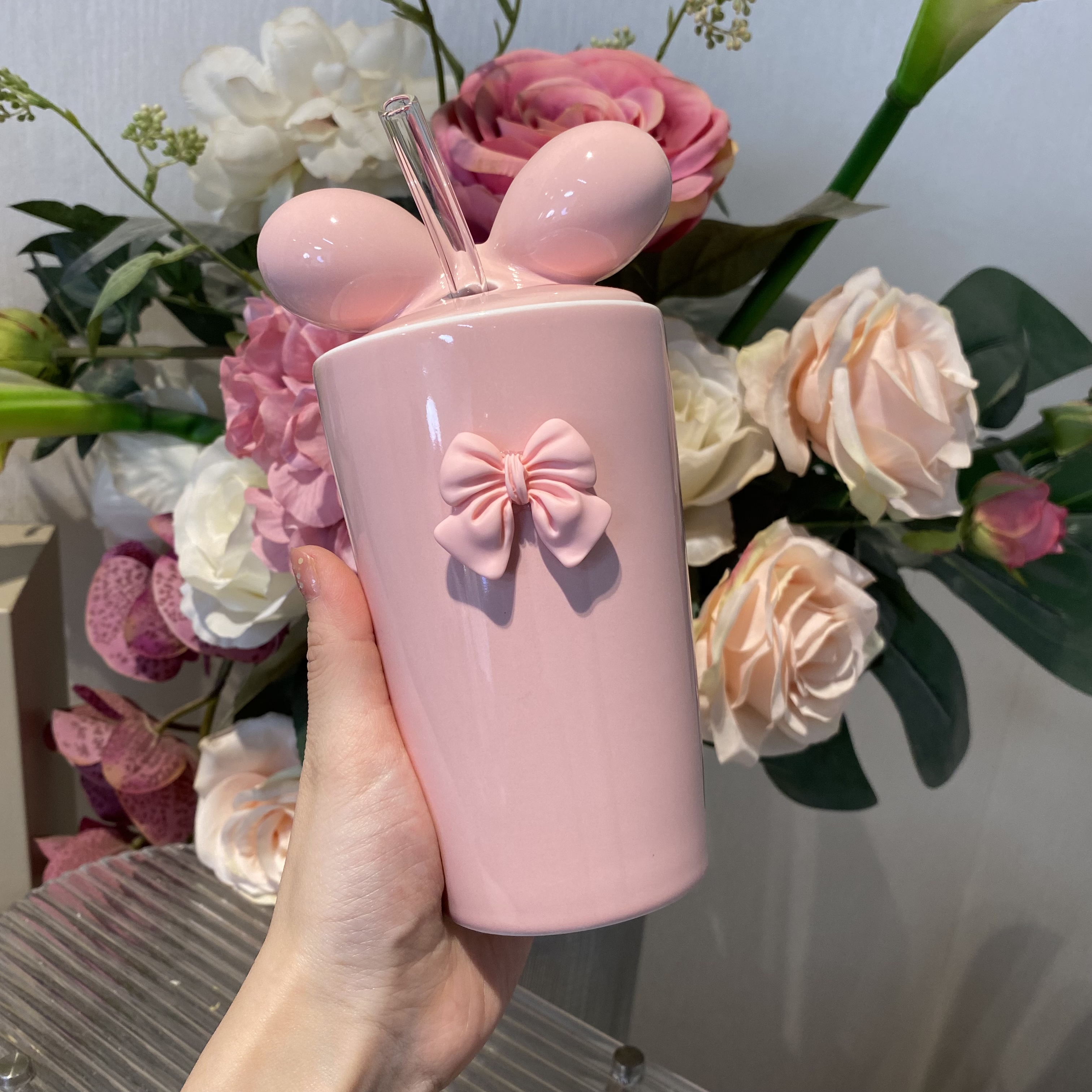 网红轻奢陶瓷兔耳朵吸管杯粉色家用蝴蝶结少女心带盖子水杯饮料杯