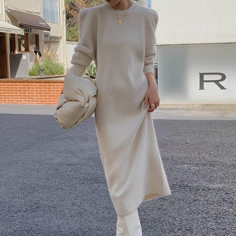 二姐推荐-2025新款针织纯色羊毛浣熊绒连衣裙气质显瘦款