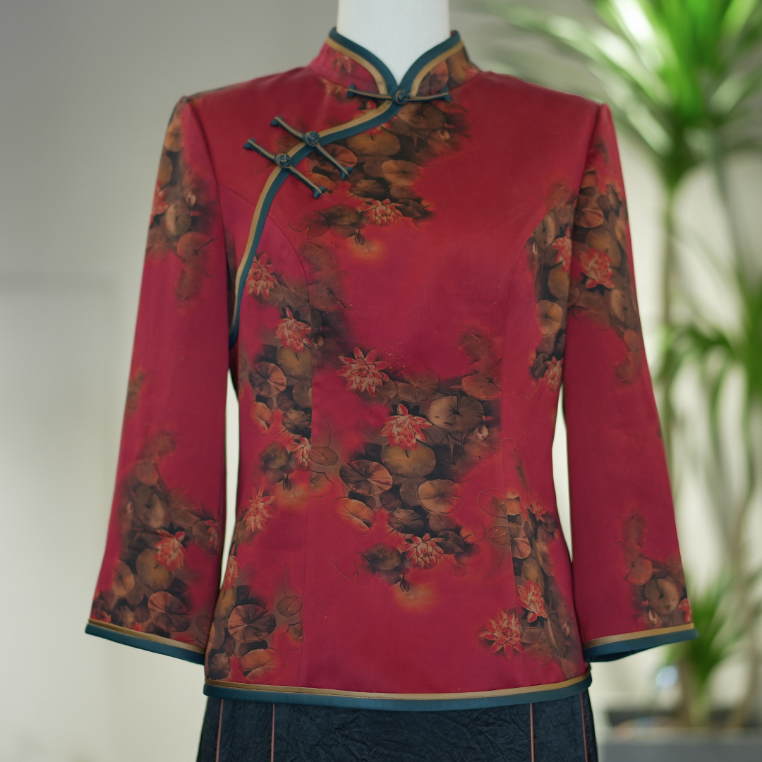 S008重锻红底荷叶莲春秋外翻红云纱袖头连肩立领上衣国风提花百搭