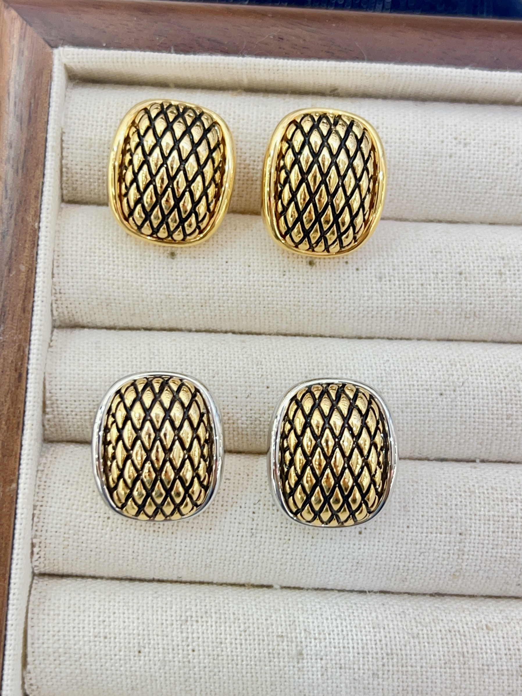 铜合金耳饰 时尚瑞丽风小众设计款高级感小香风网格港风耳钉耳饰