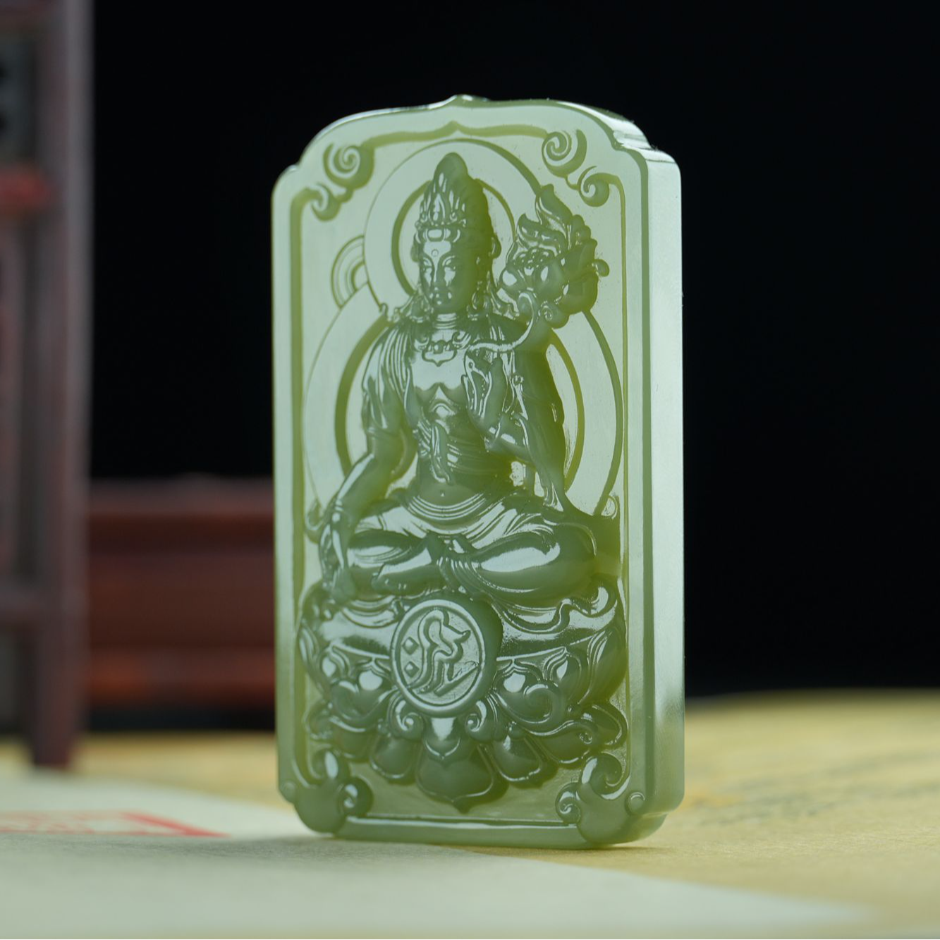 【人之初臻品】青海湖水绿观音手工立精品体雕刻挂件色标级男士吊坠