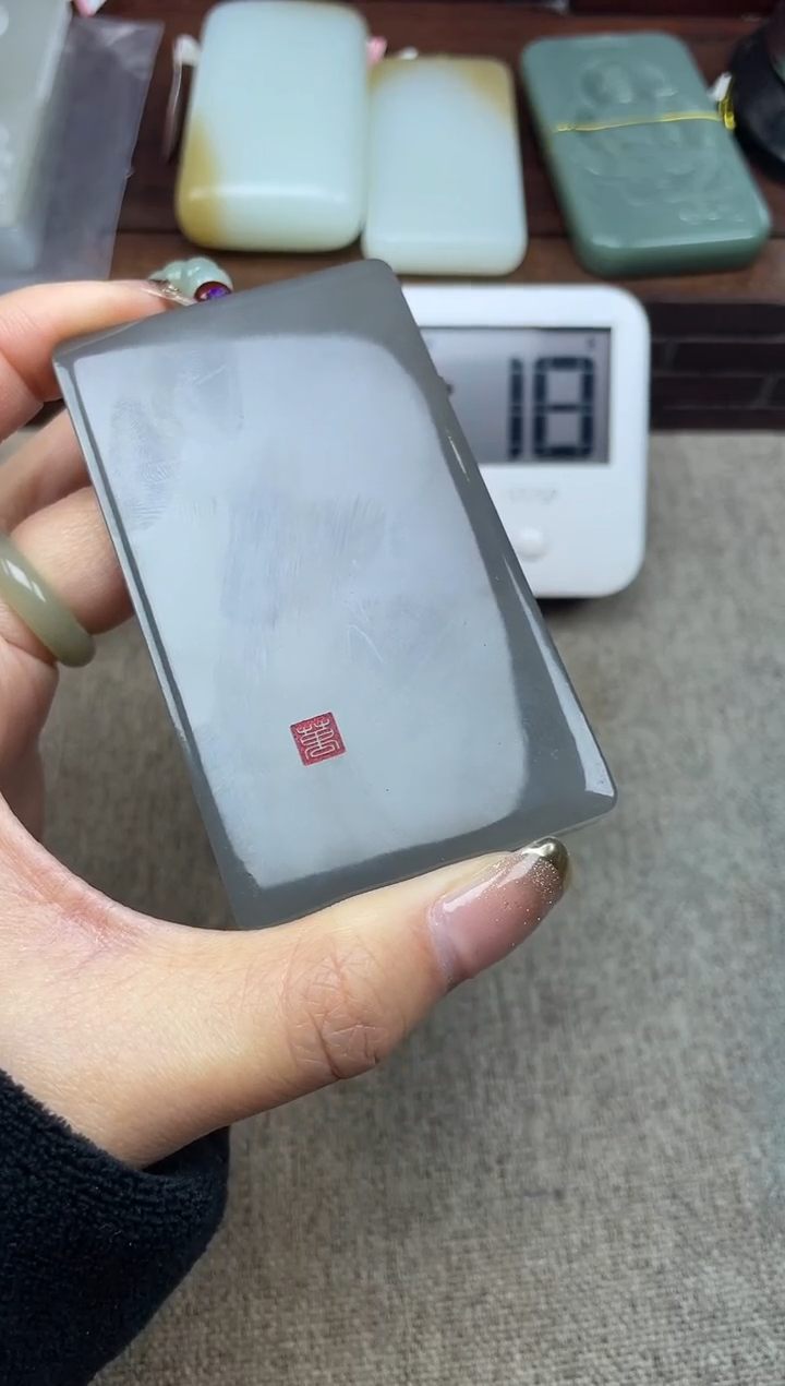 【闪购商品】和田玉吊坠(赠链)未镶嵌筱筱