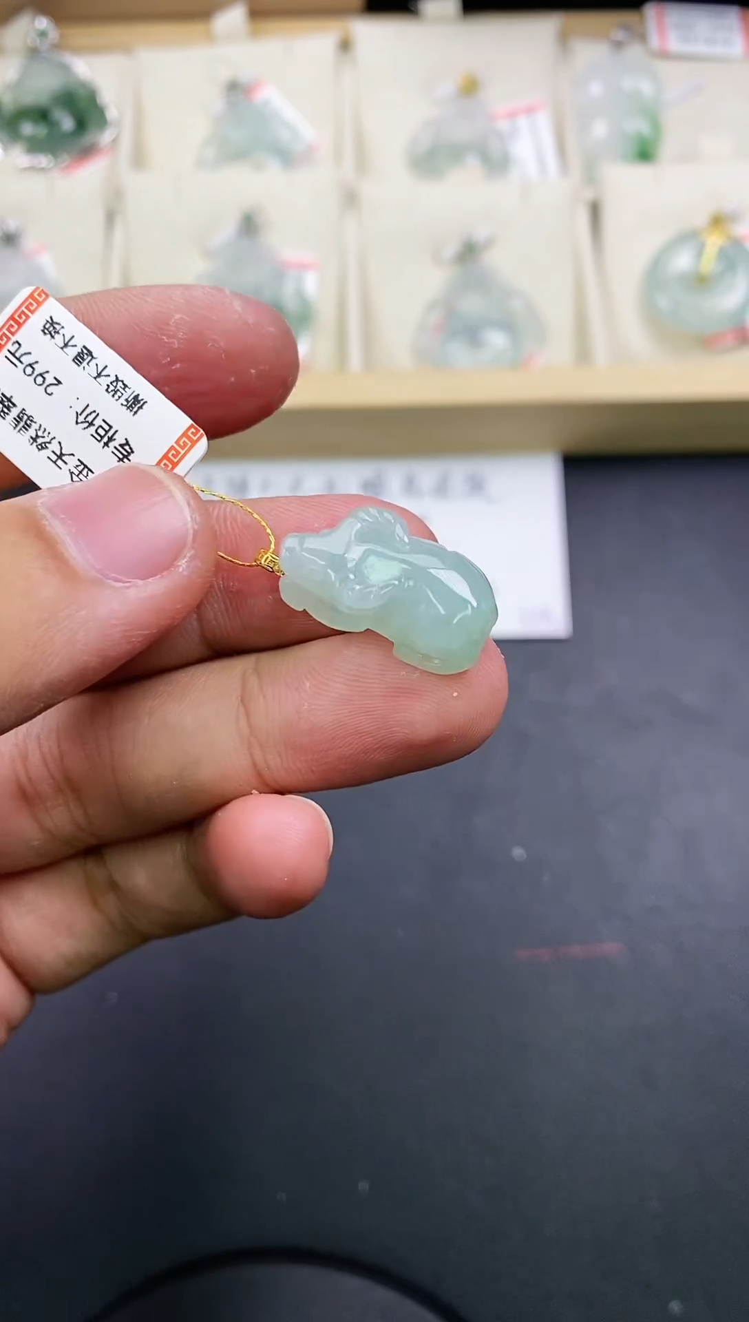 【闪购商品】翡翠颈饰18K金镶嵌天然翡翠A货吊坠赠皮绳