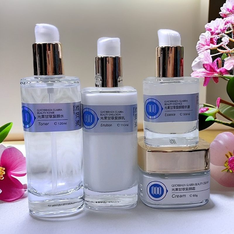 契欧泉光果甘草复颜系列保湿（水乳霜精华）