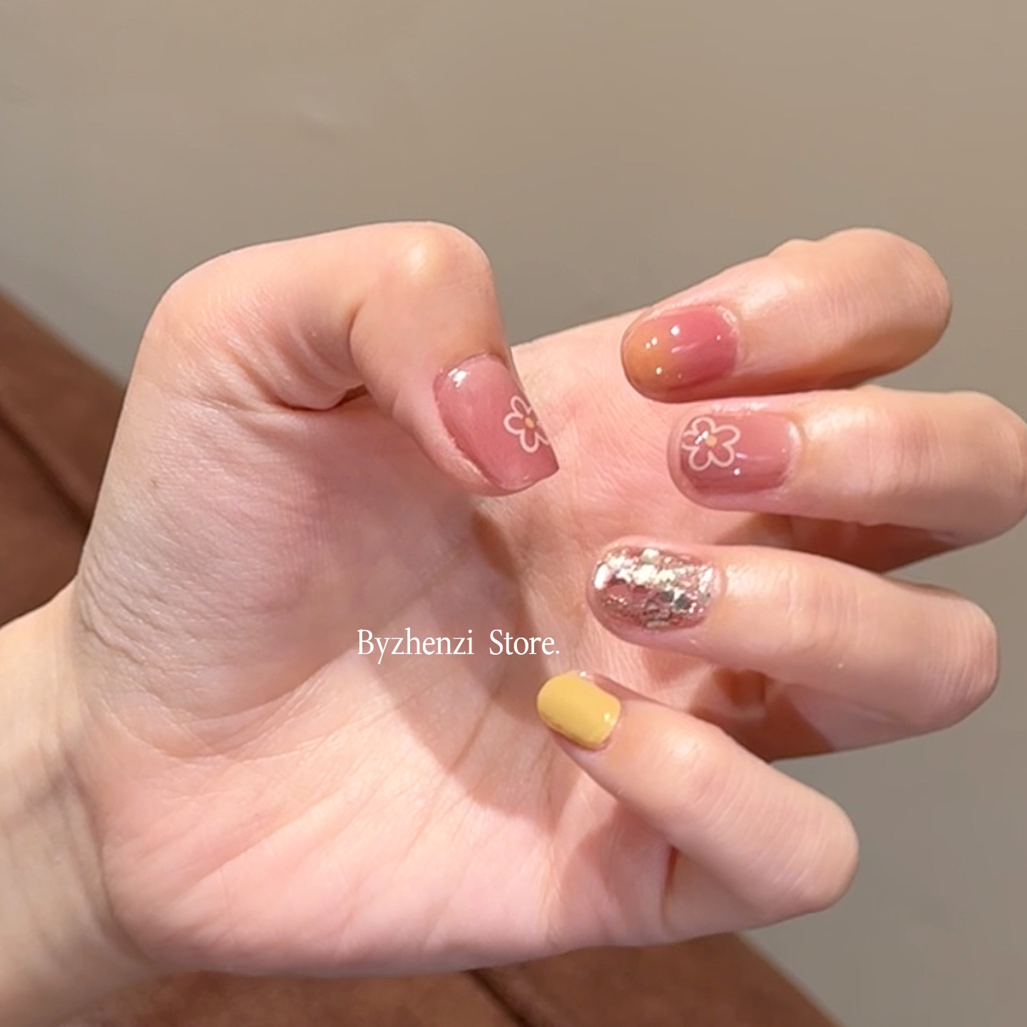 BYZHENZI STORE【多巴胺小花花】夏日彩色可爱亮片花朵可爱甲油膜