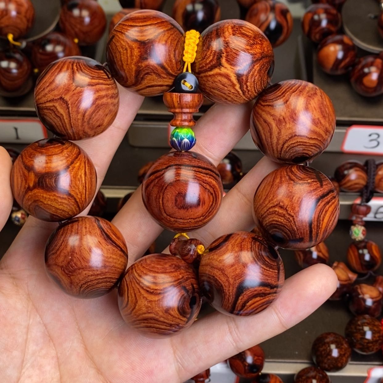【闪购商品】雕刻木材一*诺