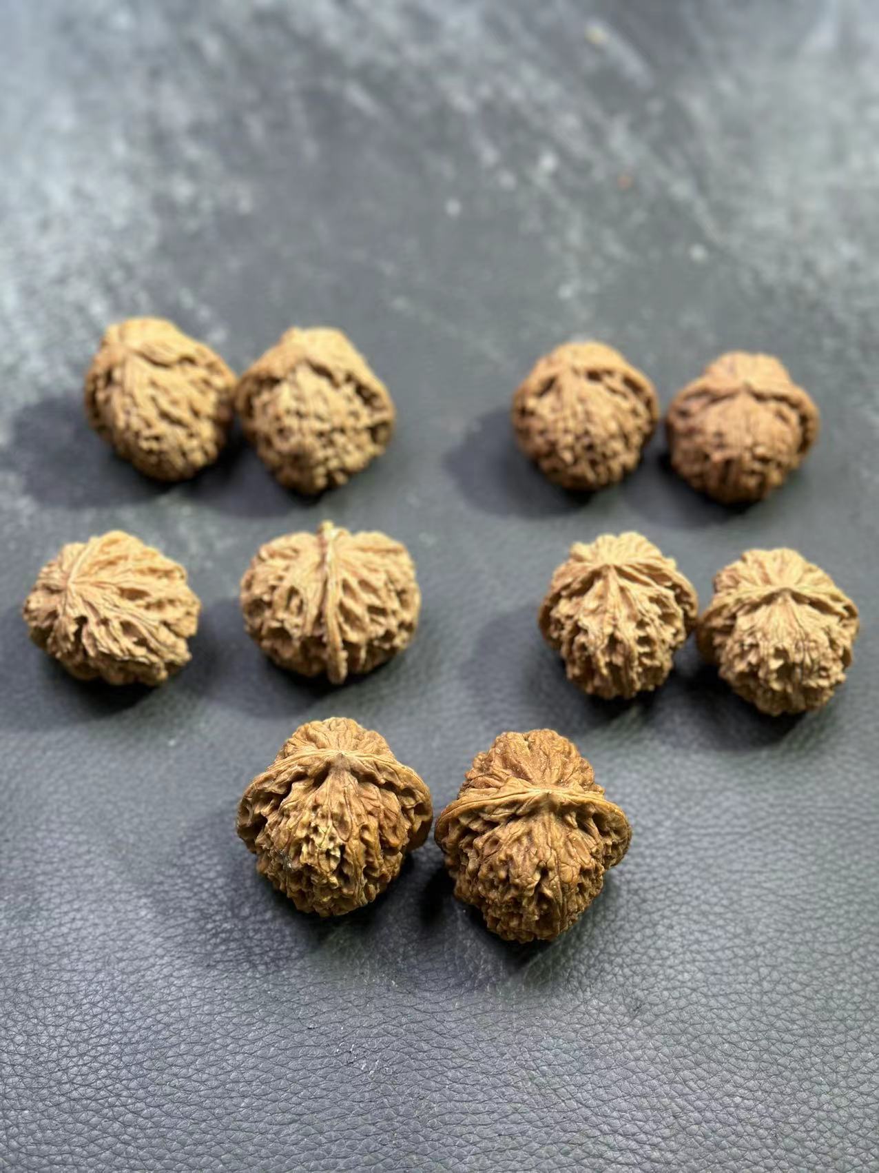 B25文玩核桃麒麟大官帽白狮子头一对（多核性发其一）