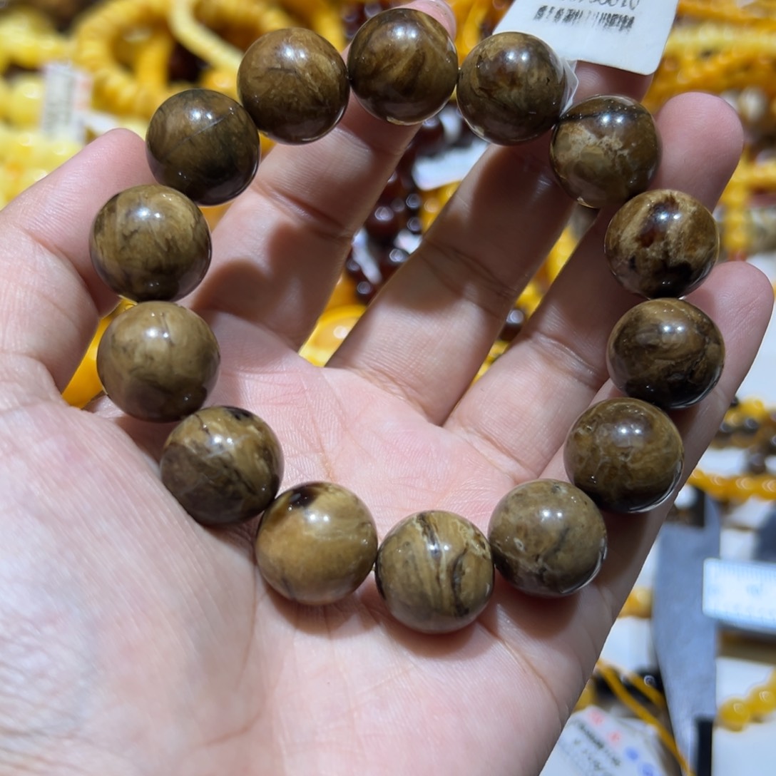 琥珀珠宝奇石未镶嵌