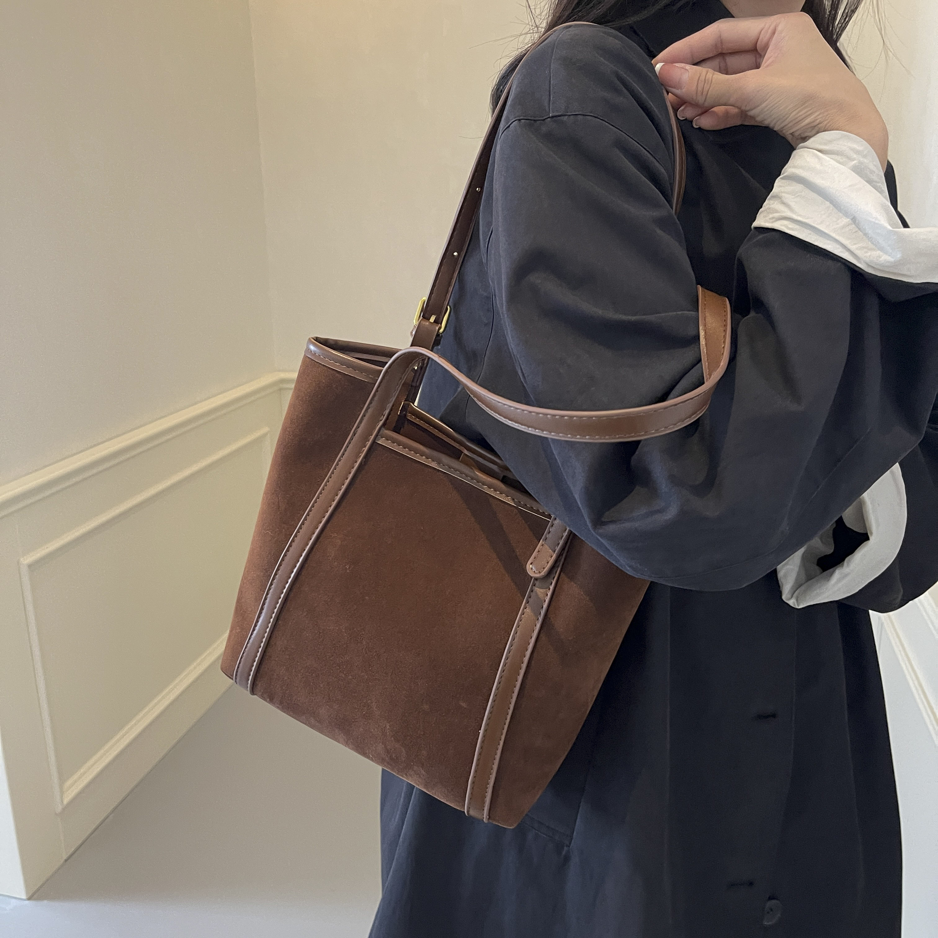 秋冬季复古美拉德风包包女式2024新款通勤单肩包休闲百搭托特包包