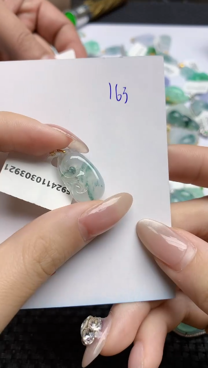 【闪购商品】翡翠颈饰18K金镶嵌天然翡翠A货，